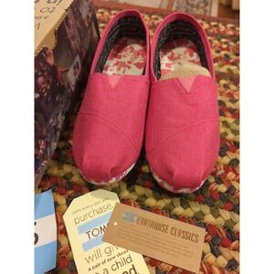 Brand New Authentic TOMS Earth wise Classics Pink Recyclable Shoes Youth 4.5